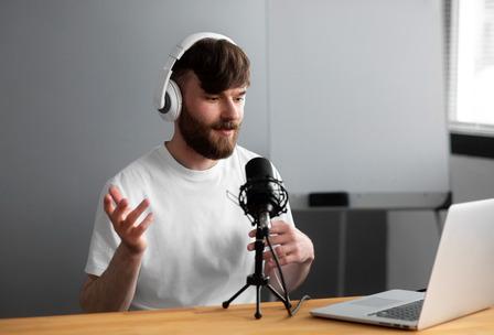 10 Rekomendasi Podcast Pengembangan Diri Terbaik di Spotify