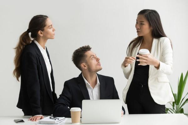 5 Cara Beradaptasi di Lingkungan Kerja Baru Biar Tetap Gaul