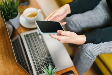 Strategi Belajar Efektif di Era Digital dengan Microlearning dan Media Interaktif